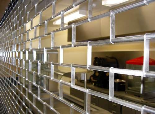 Automatic shutter gate