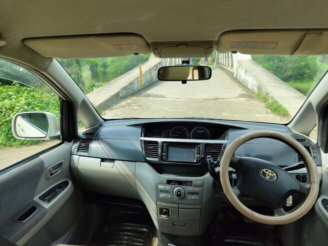 Toyota Noah X 2005 Model For Sale in Dhaka