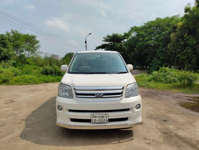 Toyota Noah X 2005 Model For Sale in Dhaka