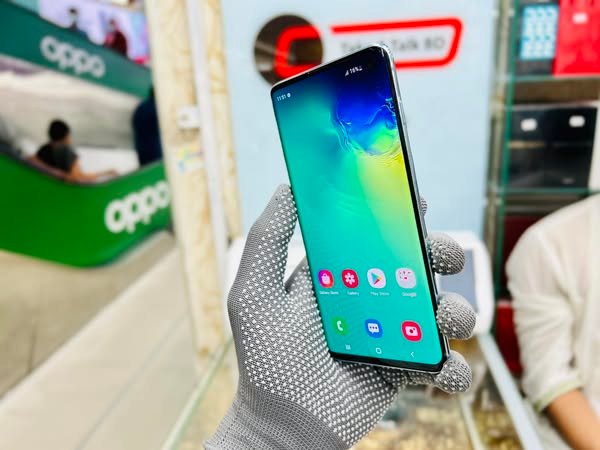 Samsung Galaxy S10 8/128GB Dual Sim for Sell