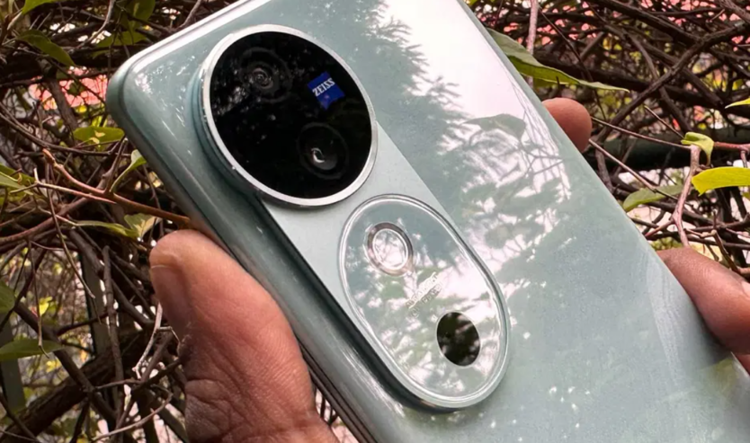 Vivo V40 5g like new