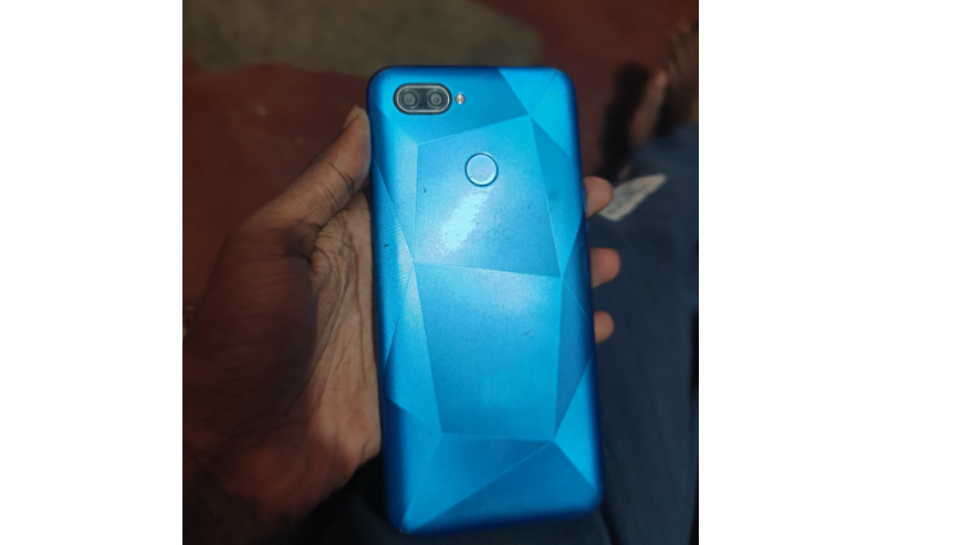 OPPO A12